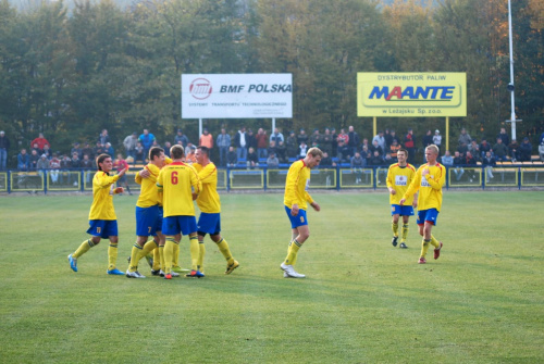 Pogoń Leżajsk - Żurawianka Żurawica (3:1), 29.10.2011 r. - IV liga podkarpacka #IVLiga #lezajsk #lezajsktm #leżajsk #PiłkaNożna #pogon #pogoń #PogońLeżajsk #seniorzy #sport #żurawianka #ŻurawiankaŻurawica #żurawica