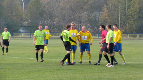 Pogoń Leżajsk - Żurawianka Żurawica (3:1), 29.10.2011 r. - IV liga podkarpacka #IVLiga #lezajsk #lezajsktm #leżajsk #PiłkaNożna #pogon #pogoń #PogońLeżajsk #seniorzy #sport #żurawianka #ŻurawiankaŻurawica #żurawica