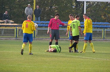 Pogoń Leżajsk - Żurawianka Żurawica (3:1), 29.10.2011 r. - IV liga podkarpacka #IVLiga #lezajsk #lezajsktm #leżajsk #PiłkaNożna #pogon #pogoń #PogońLeżajsk #seniorzy #sport #żurawianka #ŻurawiankaŻurawica #żurawica