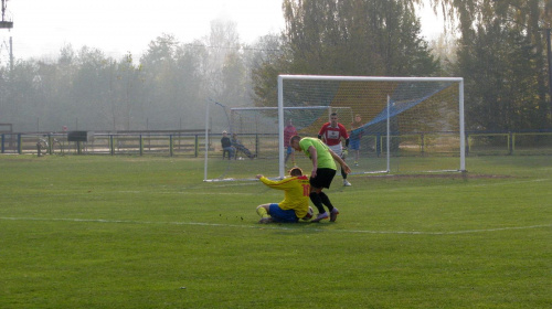 Pogoń Leżajsk - Żurawianka Żurawica (3:1), 29.10.2011 r. - IV liga podkarpacka #IVLiga #lezajsk #lezajsktm #leżajsk #PiłkaNożna #pogon #pogoń #PogońLeżajsk #seniorzy #sport #żurawianka #ŻurawiankaŻurawica #żurawica