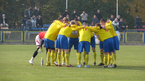 Pogoń Leżajsk - Żurawianka Żurawica (3:1), 29.10.2011 r. - IV liga podkarpacka #IVLiga #lezajsk #lezajsktm #leżajsk #PiłkaNożna #pogon #pogoń #PogońLeżajsk #seniorzy #sport #żurawianka #ŻurawiankaŻurawica #żurawica