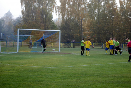 Pogoń Leżajsk - Żurawianka Żurawica (3:1), 29.10.2011 r. - IV liga podkarpacka #IVLiga #lezajsk #lezajsktm #leżajsk #PiłkaNożna #pogon #pogoń #PogońLeżajsk #seniorzy #sport #żurawianka #ŻurawiankaŻurawica #żurawica