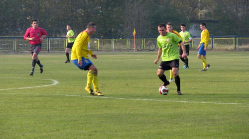 Pogoń Leżajsk - Żurawianka Żurawica (3:1), 29.10.2011 r. - IV liga podkarpacka #IVLiga #lezajsk #lezajsktm #leżajsk #PiłkaNożna #pogon #pogoń #PogońLeżajsk #seniorzy #sport #żurawianka #ŻurawiankaŻurawica #żurawica