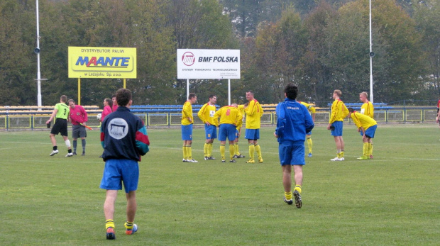 Pogoń Leżajsk - Żurawianka Żurawica (3:1), 29.10.2011 r. - IV liga podkarpacka #IVLiga #lezajsk #lezajsktm #leżajsk #PiłkaNożna #pogon #pogoń #PogońLeżajsk #seniorzy #sport #żurawianka #ŻurawiankaŻurawica #żurawica