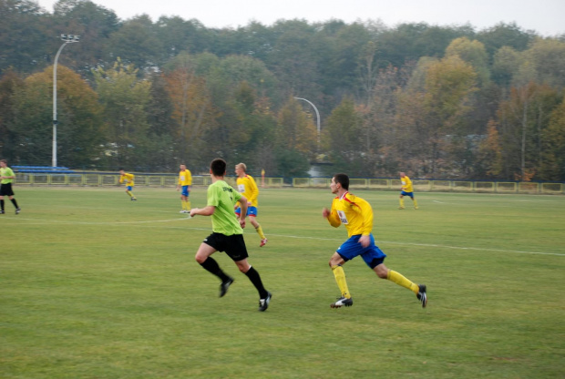 Pogoń Leżajsk - Żurawianka Żurawica (3:1), 29.10.2011 r. - IV liga podkarpacka #IVLiga #lezajsk #lezajsktm #leżajsk #PiłkaNożna #pogon #pogoń #PogońLeżajsk #seniorzy #sport #żurawianka #ŻurawiankaŻurawica #żurawica