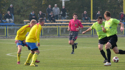 Pogoń Leżajsk - Żurawianka Żurawica (3:1), 29.10.2011 r. - IV liga podkarpacka #IVLiga #lezajsk #lezajsktm #leżajsk #PiłkaNożna #pogon #pogoń #PogońLeżajsk #seniorzy #sport #żurawianka #ŻurawiankaŻurawica #żurawica