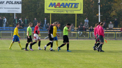 Pogoń Leżajsk - Żurawianka Żurawica (3:1), 29.10.2011 r. - IV liga podkarpacka #IVLiga #lezajsk #lezajsktm #leżajsk #PiłkaNożna #pogon #pogoń #PogońLeżajsk #seniorzy #sport #żurawianka #ŻurawiankaŻurawica #żurawica