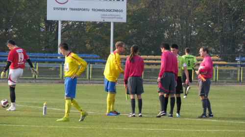 Pogoń Leżajsk - Żurawianka Żurawica (3:1), 29.10.2011 r. - IV liga podkarpacka #IVLiga #lezajsk #lezajsktm #leżajsk #PiłkaNożna #pogon #pogoń #PogońLeżajsk #seniorzy #sport #żurawianka #ŻurawiankaŻurawica #żurawica