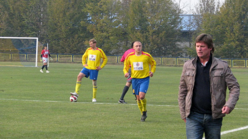 Pogoń Leżajsk - Żurawianka Żurawica (3:1), 29.10.2011 r. - IV liga podkarpacka #IVLiga #lezajsk #lezajsktm #leżajsk #PiłkaNożna #pogon #pogoń #PogońLeżajsk #seniorzy #sport #żurawianka #ŻurawiankaŻurawica #żurawica