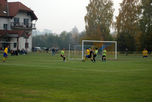 Pogoń Leżajsk - Żurawianka Żurawica (3:1), 29.10.2011 r. - IV liga podkarpacka #IVLiga #lezajsk #lezajsktm #leżajsk #PiłkaNożna #pogon #pogoń #PogońLeżajsk #seniorzy #sport #żurawianka #ŻurawiankaŻurawica #żurawica