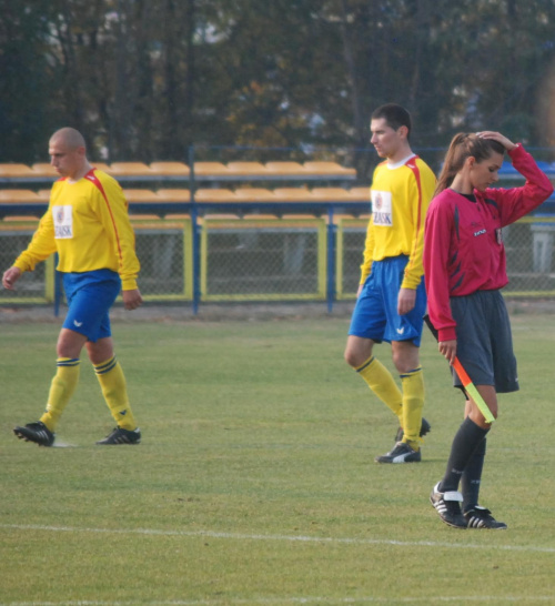 Pogoń Leżajsk - Żurawianka Żurawica (3:1), 29.10.2011 r. - IV liga podkarpacka #IVLiga #lezajsk #lezajsktm #leżajsk #PiłkaNożna #pogon #pogoń #PogońLeżajsk #seniorzy #sport #żurawianka #ŻurawiankaŻurawica #żurawica