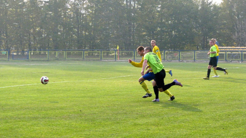 Pogoń Leżajsk - Żurawianka Żurawica (3:1), 29.10.2011 r. - IV liga podkarpacka #IVLiga #lezajsk #lezajsktm #leżajsk #PiłkaNożna #pogon #pogoń #PogońLeżajsk #seniorzy #sport #żurawianka #ŻurawiankaŻurawica #żurawica