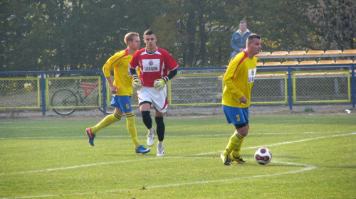 Pogoń Leżajsk - Żurawianka Żurawica (3:1), 29.10.2011 r. - IV liga podkarpacka #IVLiga #lezajsk #lezajsktm #leżajsk #PiłkaNożna #pogon #pogoń #PogońLeżajsk #seniorzy #sport #żurawianka #ŻurawiankaŻurawica #żurawica