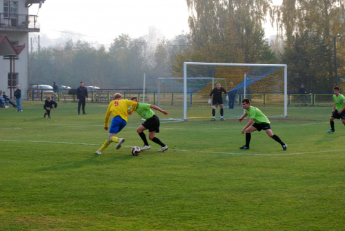 Pogoń Leżajsk - Żurawianka Żurawica (3:1), 29.10.2011 r. - IV liga podkarpacka #IVLiga #lezajsk #lezajsktm #leżajsk #PiłkaNożna #pogon #pogoń #PogońLeżajsk #seniorzy #sport #żurawianka #ŻurawiankaŻurawica #żurawica