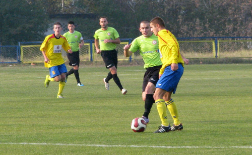 Pogoń Leżajsk - Żurawianka Żurawica (3:1), 29.10.2011 r. - IV liga podkarpacka #IVLiga #lezajsk #lezajsktm #leżajsk #PiłkaNożna #pogon #pogoń #PogońLeżajsk #seniorzy #sport #żurawianka #ŻurawiankaŻurawica #żurawica