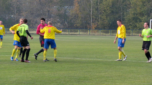 Pogoń Leżajsk - Żurawianka Żurawica (3:1), 29.10.2011 r. - IV liga podkarpacka #IVLiga #lezajsk #lezajsktm #leżajsk #PiłkaNożna #pogon #pogoń #PogońLeżajsk #seniorzy #sport #żurawianka #ŻurawiankaŻurawica #żurawica