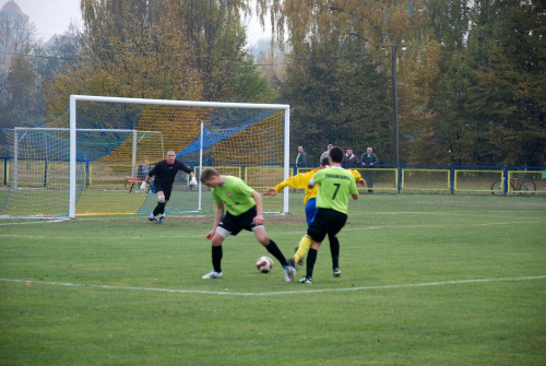 Pogoń Leżajsk - Żurawianka Żurawica (3:1), 29.10.2011 r. - IV liga podkarpacka #IVLiga #lezajsk #lezajsktm #leżajsk #PiłkaNożna #pogon #pogoń #PogońLeżajsk #seniorzy #sport #żurawianka #ŻurawiankaŻurawica #żurawica