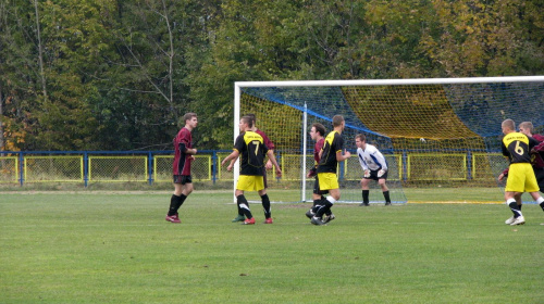 Pogoń Leżajsk - Sokół Nisko, 30.10.2011 r. - II liga podkarpacka juniorów starszych i młodszych #juniorzy #lezajsk #lezajsktm #leżajsk #nisko #PiłkaNożna #pogon #pogoń #PogońLeżajsk #SokółSokółNisko #sport