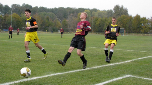 Pogoń Leżajsk - Sokół Nisko, 30.10.2011 r. - II liga podkarpacka juniorów starszych i młodszych #juniorzy #lezajsk #lezajsktm #leżajsk #nisko #PiłkaNożna #pogon #pogoń #PogońLeżajsk #SokółSokółNisko #sport