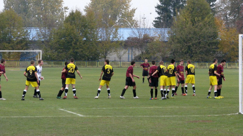 Pogoń Leżajsk - Sokół Nisko, 30.10.2011 r. - II liga podkarpacka juniorów starszych i młodszych #juniorzy #lezajsk #lezajsktm #leżajsk #nisko #PiłkaNożna #pogon #pogoń #PogońLeżajsk #SokółSokółNisko #sport