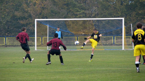 Pogoń Leżajsk - Sokół Nisko, 30.10.2011 r. - II liga podkarpacka juniorów starszych i młodszych #juniorzy #lezajsk #lezajsktm #leżajsk #nisko #PiłkaNożna #pogon #pogoń #PogońLeżajsk #SokółSokółNisko #sport