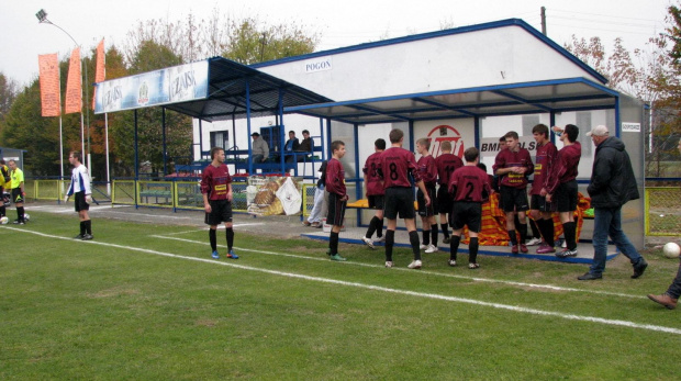 Pogoń Leżajsk - Sokół Nisko, 30.10.2011 r. - II liga podkarpacka juniorów starszych i młodszych #juniorzy #lezajsk #lezajsktm #leżajsk #nisko #PiłkaNożna #pogon #pogoń #PogońLeżajsk #SokółSokółNisko #sport