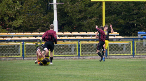 Pogoń Leżajsk - Sokół Nisko, 30.10.2011 r. - II liga podkarpacka juniorów starszych i młodszych #juniorzy #lezajsk #lezajsktm #leżajsk #nisko #PiłkaNożna #pogon #pogoń #PogońLeżajsk #SokółSokółNisko #sport