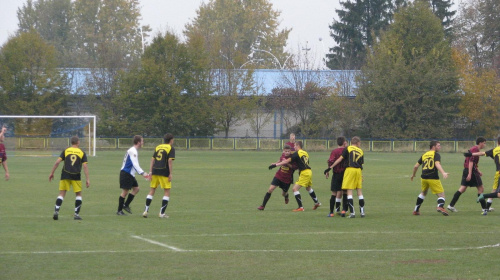 Pogoń Leżajsk - Sokół Nisko, 30.10.2011 r. - II liga podkarpacka juniorów starszych i młodszych #juniorzy #lezajsk #lezajsktm #leżajsk #nisko #PiłkaNożna #pogon #pogoń #PogońLeżajsk #SokółSokółNisko #sport