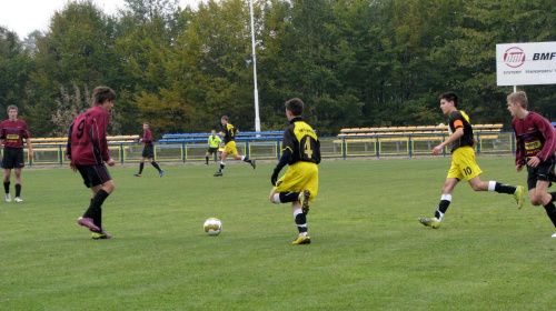 Pogoń Leżajsk - Sokół Nisko, 30.10.2011 r. - II liga podkarpacka juniorów starszych i młodszych #juniorzy #lezajsk #lezajsktm #leżajsk #nisko #PiłkaNożna #pogon #pogoń #PogońLeżajsk #SokółSokółNisko #sport