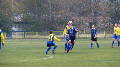 Pogoń Leżajsk - Sokół Nisko, 30.10.2011 r. - II liga podkarpacka juniorów starszych i młodszych #juniorzy #lezajsk #lezajsktm #leżajsk #nisko #PiłkaNożna #pogon #pogoń #PogońLeżajsk #SokółSokółNisko #sport