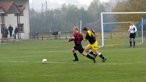 Pogoń Leżajsk - Sokół Nisko, 30.10.2011 r. - II liga podkarpacka juniorów starszych i młodszych #juniorzy #lezajsk #lezajsktm #leżajsk #nisko #PiłkaNożna #pogon #pogoń #PogońLeżajsk #SokółSokółNisko #sport