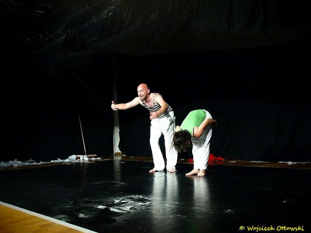 7. suwalskie Teatr-Akcje, spektakl dla dzieci Podłogowo. MDK, 31 lipca 2012 #dzieci #spektakl