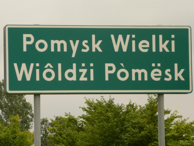 znak informacyjni w jezyku polskim i kaszubskim