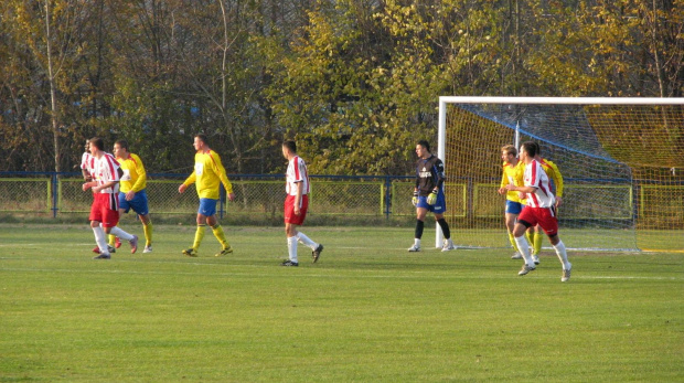 POGOŃ LEŻAJSK - ORZEŁ PRZEWORSK (1:2), 05.11.2011 r. - IV liga podkarpacka #IVLiga #lezajsk #lezajsktm #leżajsk #orzeł #OrzełPrzeworsk #PiłkaNożna #pogon #pogoń #PogońLeżajsk #przeworsk #sport