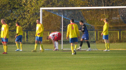 POGOŃ LEŻAJSK - ORZEŁ PRZEWORSK (1:2), 05.11.2011 r. - IV liga podkarpacka #IVLiga #lezajsk #lezajsktm #leżajsk #orzeł #OrzełPrzeworsk #PiłkaNożna #pogon #pogoń #PogońLeżajsk #przeworsk #sport