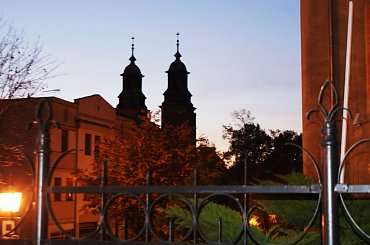 Gniezno nocą 1 listopada 2011 #Gniezno #rafiński #xnifar