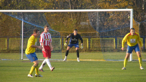 POGOŃ LEŻAJSK - ORZEŁ PRZEWORSK (1:2), 05.11.2011 r. - IV liga podkarpacka #IVLiga #lezajsk #lezajsktm #leżajsk #orzeł #OrzełPrzeworsk #PiłkaNożna #pogon #pogoń #PogońLeżajsk #przeworsk #sport