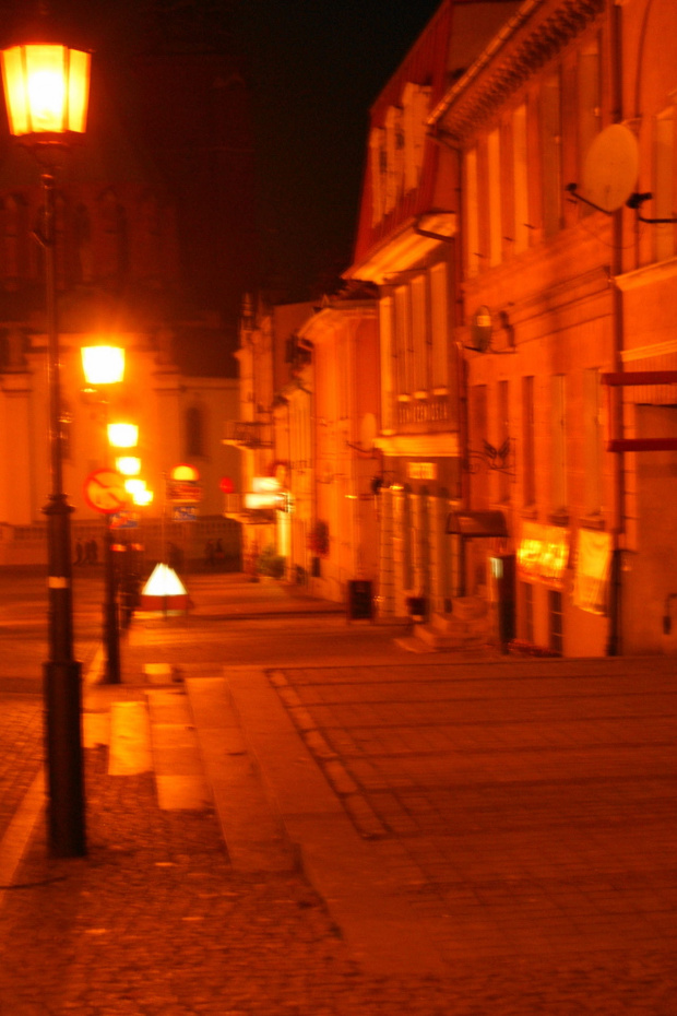 Gniezno nocą 1 listopada 2011 #Gniezno #rafiński #xnifar