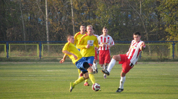 POGOŃ LEŻAJSK - ORZEŁ PRZEWORSK (1:2), 05.11.2011 r. - IV liga podkarpacka #IVLiga #lezajsk #lezajsktm #leżajsk #orzeł #OrzełPrzeworsk #PiłkaNożna #pogon #pogoń #PogońLeżajsk #przeworsk #sport