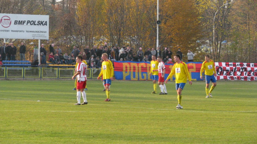 POGOŃ LEŻAJSK - ORZEŁ PRZEWORSK (1:2), 05.11.2011 r. - IV liga podkarpacka #IVLiga #lezajsk #lezajsktm #leżajsk #orzeł #OrzełPrzeworsk #PiłkaNożna #pogon #pogoń #PogońLeżajsk #przeworsk #sport