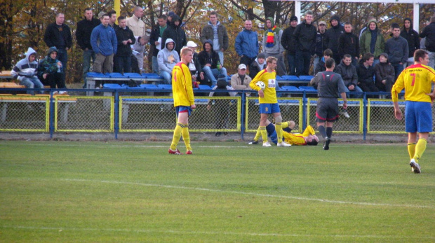 POGOŃ LEŻAJSK - ORZEŁ PRZEWORSK (1:2), 05.11.2011 r. - IV liga podkarpacka #IVLiga #lezajsk #lezajsktm #leżajsk #orzeł #OrzełPrzeworsk #PiłkaNożna #pogon #pogoń #PogońLeżajsk #przeworsk #sport