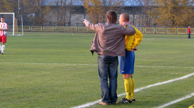 POGOŃ LEŻAJSK - ORZEŁ PRZEWORSK (1:2), 05.11.2011 r. - IV liga podkarpacka #IVLiga #lezajsk #lezajsktm #leżajsk #orzeł #OrzełPrzeworsk #PiłkaNożna #pogon #pogoń #PogońLeżajsk #przeworsk #sport