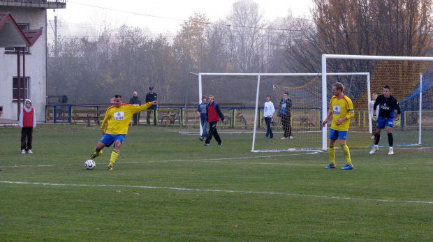 POGOŃ LEŻAJSK - ORZEŁ PRZEWORSK (1:2), 05.11.2011 r. - IV liga podkarpacka #IVLiga #lezajsk #lezajsktm #leżajsk #orzeł #OrzełPrzeworsk #PiłkaNożna #pogon #pogoń #PogońLeżajsk #przeworsk #sport