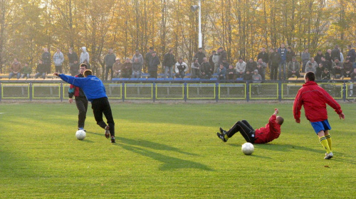 POGOŃ LEŻAJSK - ORZEŁ PRZEWORSK (1:2), 05.11.2011 r. - IV liga podkarpacka #IVLiga #lezajsk #lezajsktm #leżajsk #orzeł #OrzełPrzeworsk #PiłkaNożna #pogon #pogoń #PogońLeżajsk #przeworsk #sport