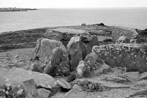 Pointe de la Torche, megalit