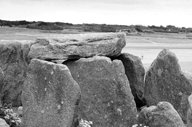 Pointe de la Torche, megalit