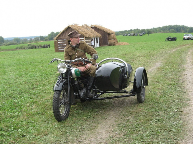 Żołnierz polski '39 na oryginalnym motocyklu Sokół #TomaszówLubelski #rekonstrukcja