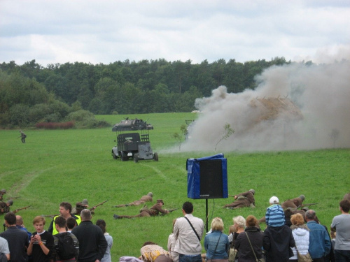 Rekonstrukcja bitwy 6 Dywizji Piechoty pod Narolem - atak na pozycje niemieckie #TomaszówLubelski #rekonstrukcja #Narol