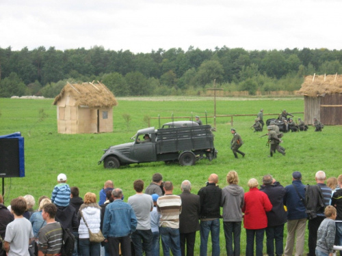 Rekonstrukcja bitwy 6 Dywizji Piechoty pod Narolem - tu pozycje niemieckie #TomaszówLubelski #rekonstrukcja #Narol