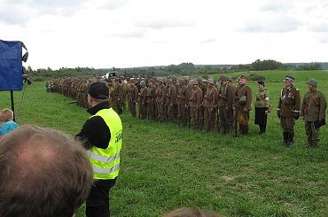 Prezentacja uczestników rekonstrukcji - zbiórka #TomaszówLubelski #rekonstrukcja
